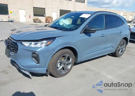 2024 Ford Escape St-Line z USA, uszkodzony, nr VIN 1FMCU0MZ4RUB05300